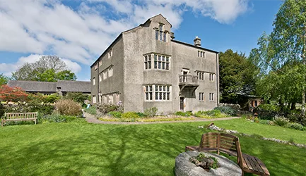 https://quietcompany.co.uk/wp-content/uploads/2021/01/Historic-house.webp